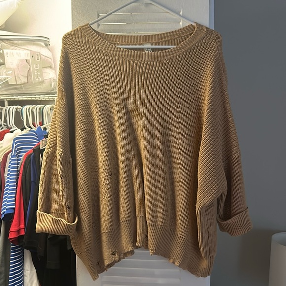 Distressed sweater - Picture 1 of 4